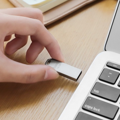 USB флеш-накопитель HOCO UD4, USB 2.0, 16GB, серебристый